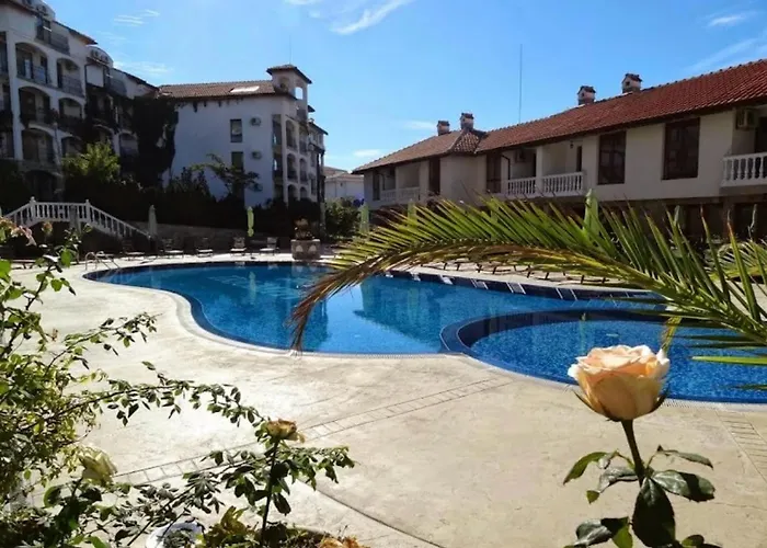 Sea Side With Balcony Апартамент